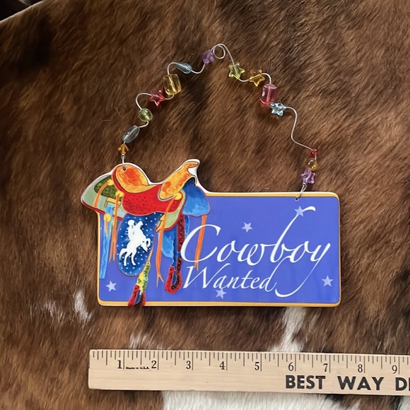 Cowboy wanted ceramic hanging - Picture 3 of 5